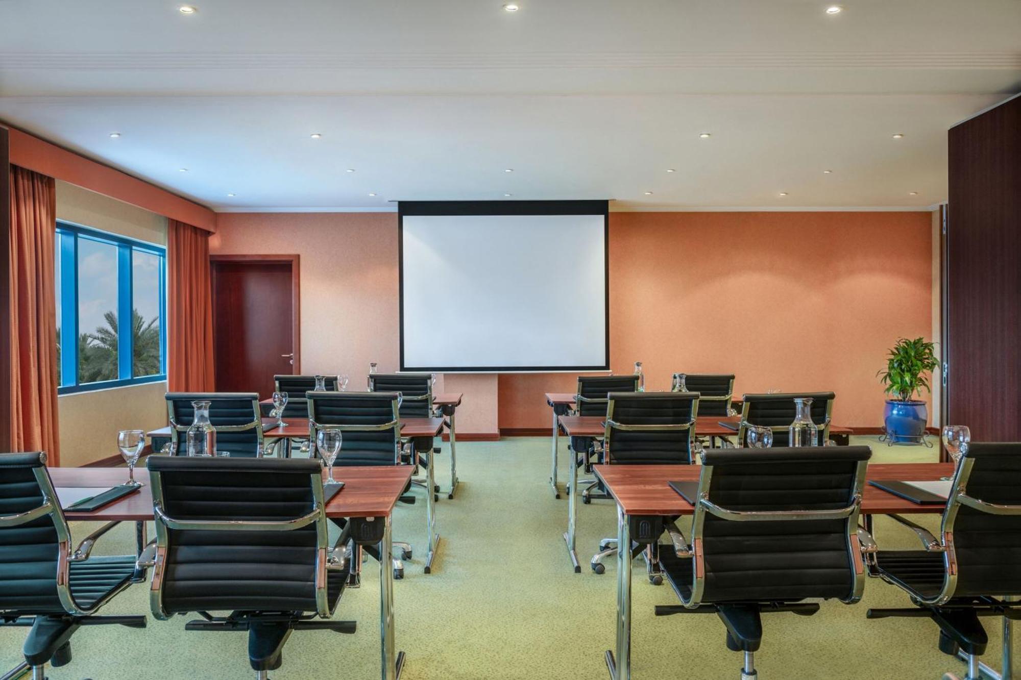 Le Meridien Al Aqah Beach Resort Esterno foto Meeting room
