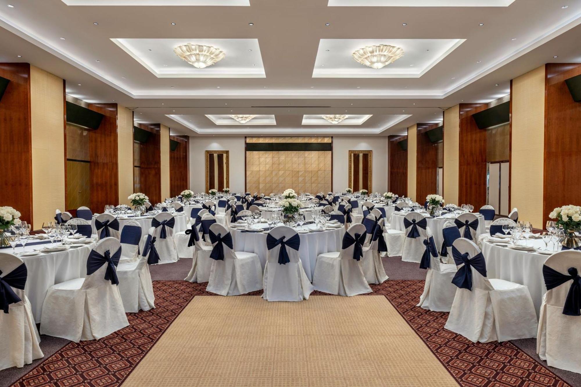 Le Meridien Al Aqah Beach Resort Esterno foto The ballroom