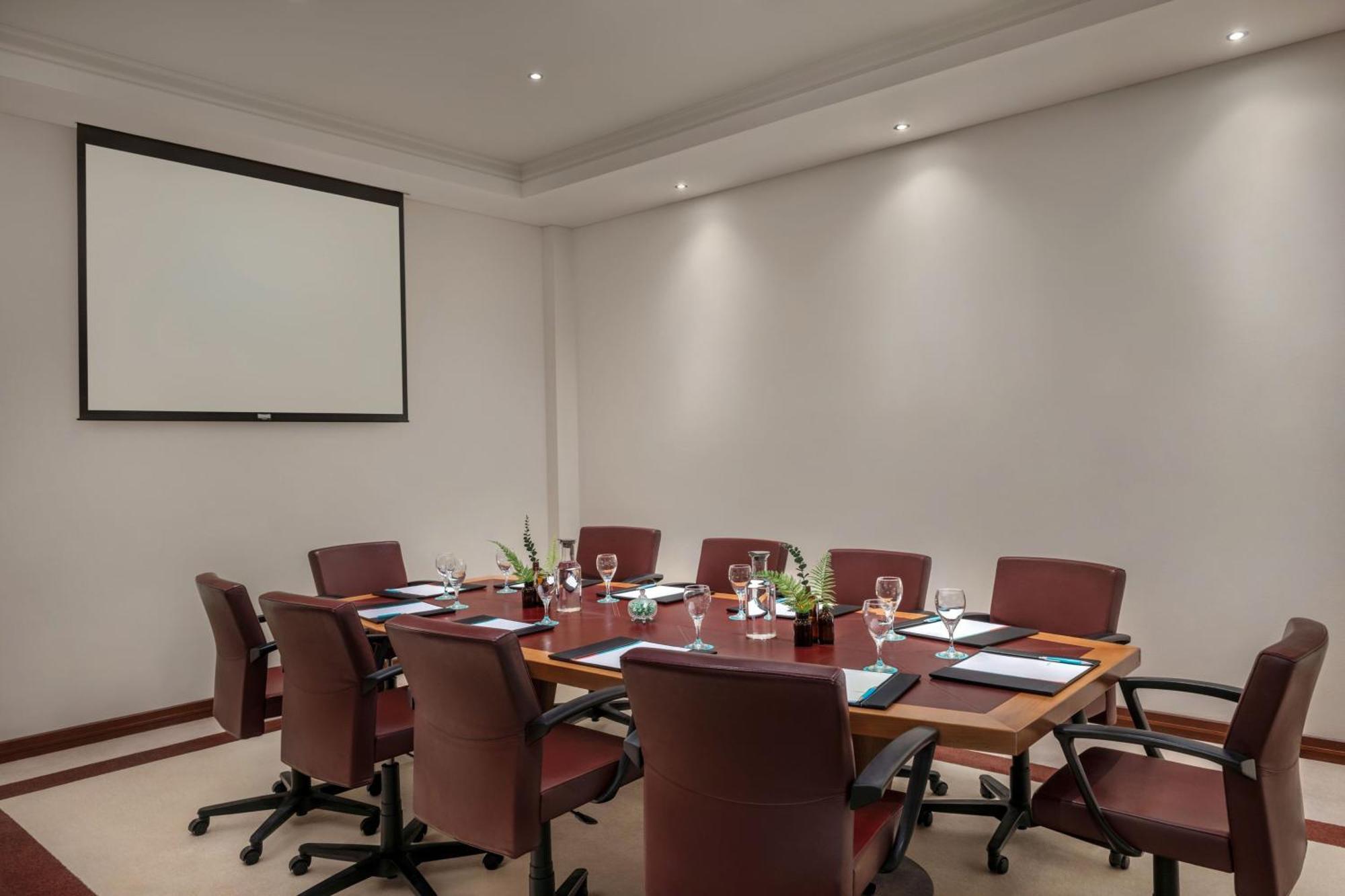 Le Meridien Al Aqah Beach Resort Esterno foto Meeting room