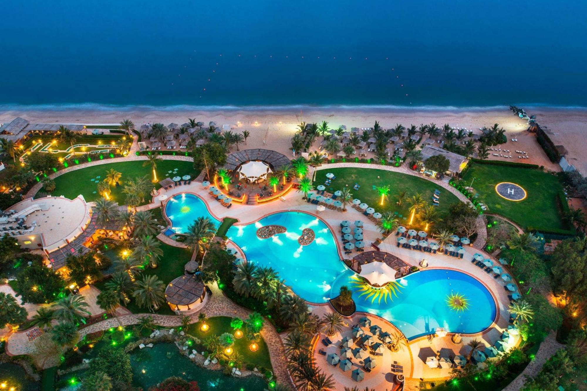 Le Meridien Al Aqah Beach Resort Esterno foto Aerial view of the resort