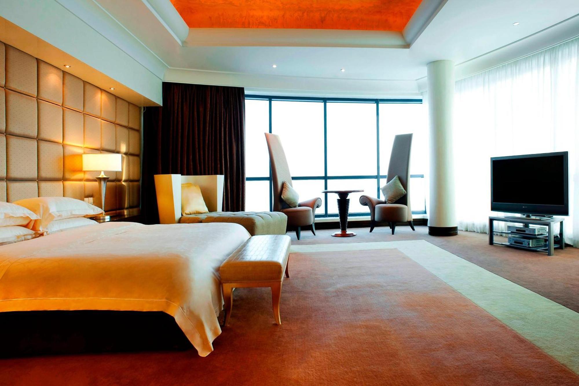 Le Meridien Al Aqah Beach Resort Esterno foto A room at the hotel