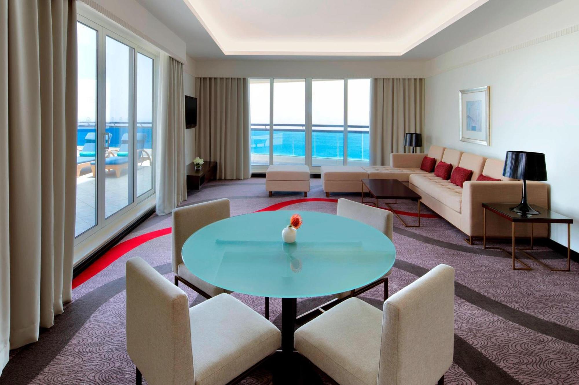 Le Meridien Al Aqah Beach Resort Esterno foto A suite at the W Doha