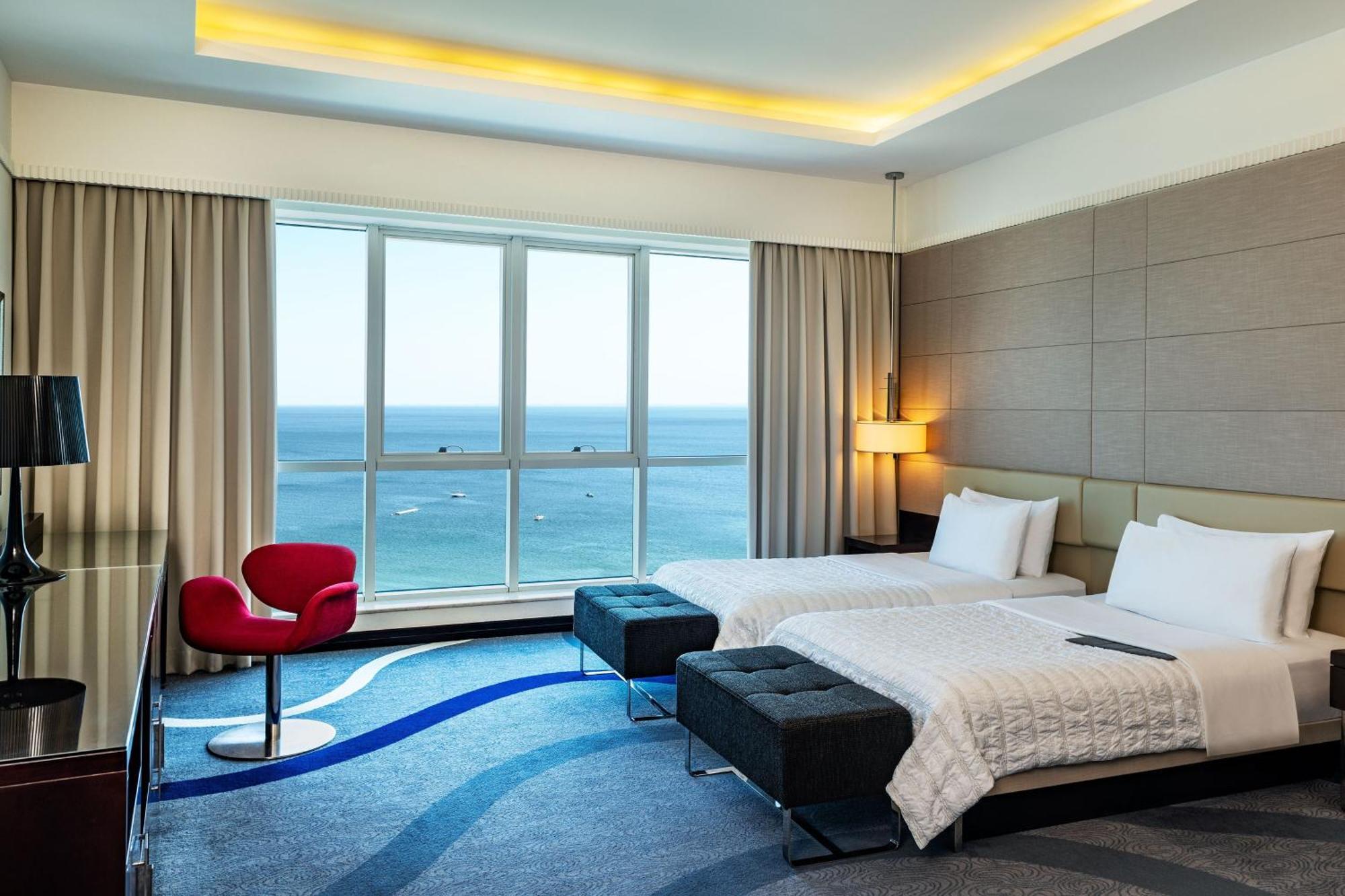 Le Meridien Al Aqah Beach Resort Esterno foto Deluxe room