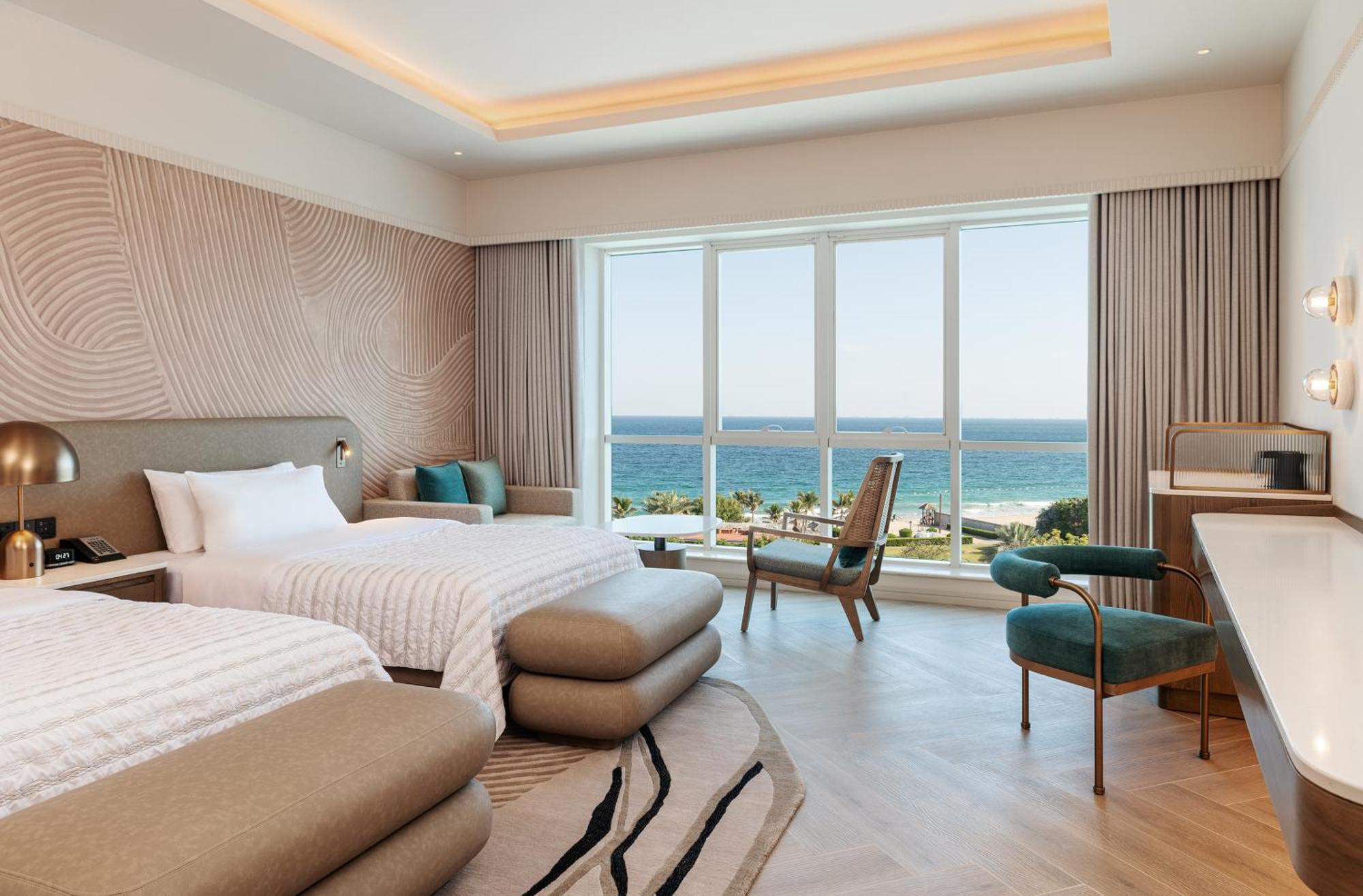 Le Meridien Al Aqah Beach Resort Esterno foto Deluxe Room