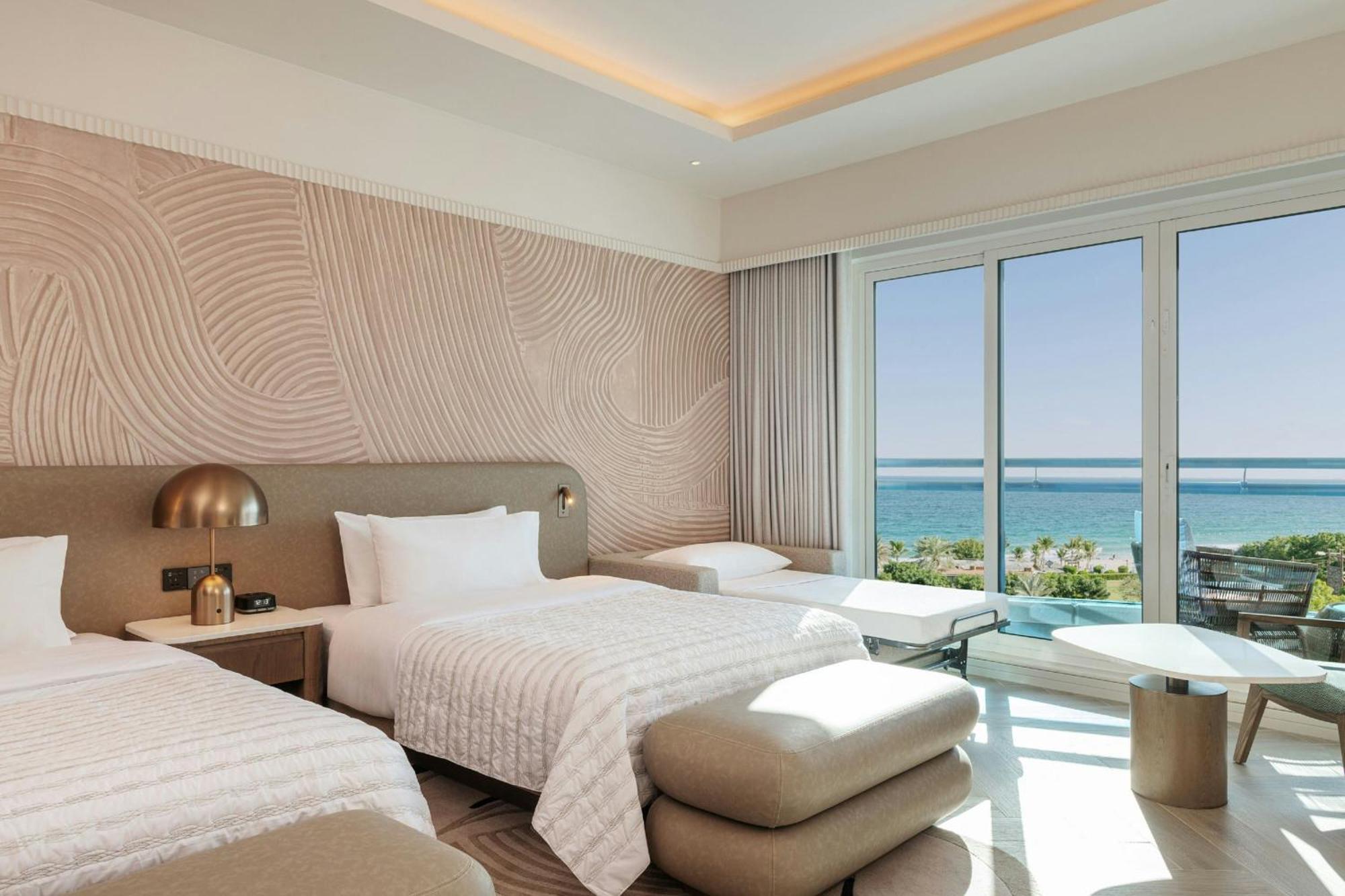 Le Meridien Al Aqah Beach Resort Esterno foto Deluxe Ocean View